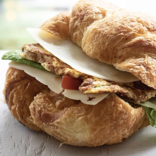 Sandwich Omelette sur Croissant