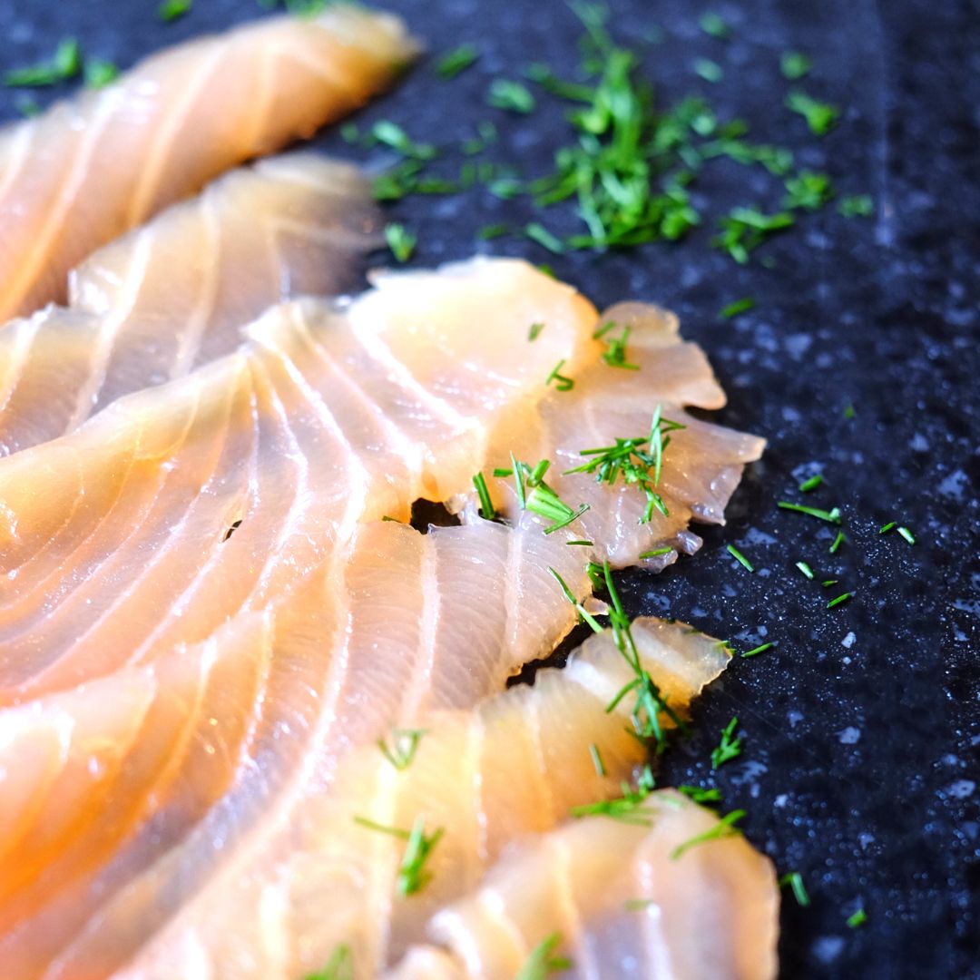 GRAVLAX DE SAUMON À L'ANETH